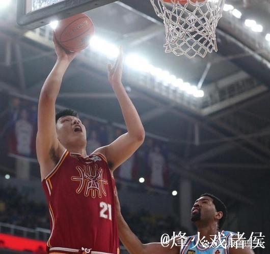 卡姆-斯潘塞近两战投篮精准：19中15、三分16中13